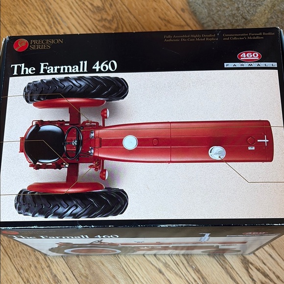 NIB International Harvester 1/16 Farmall 460 Precision Series Collector - Picture 4 of 16